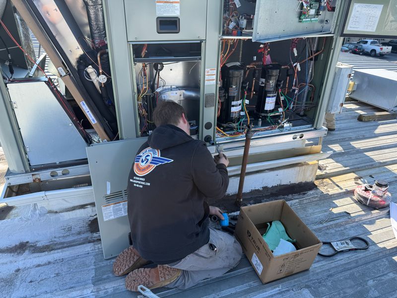 What to Do When Your AC Breaks Down: Emergency Cooling Tips